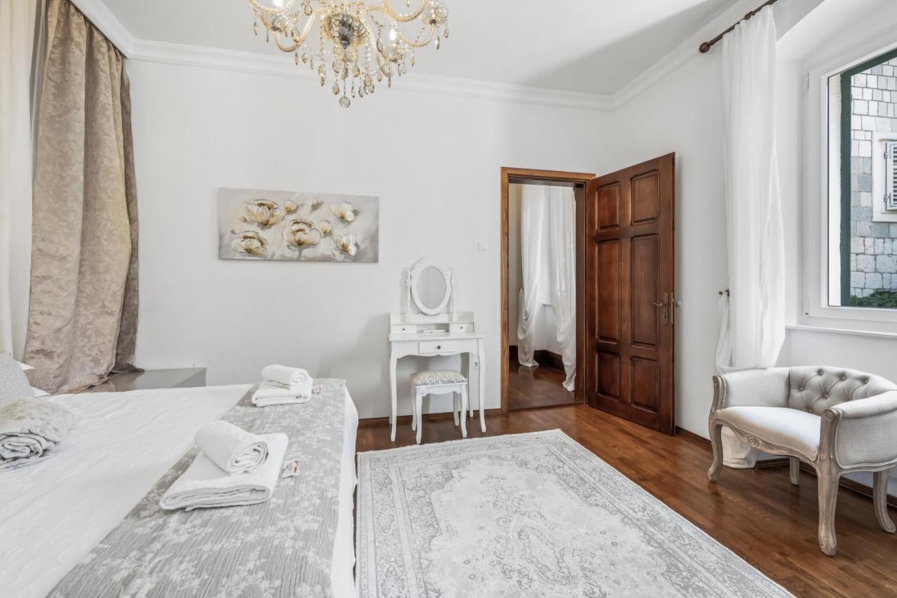 Boutique Anna Varos Villa *