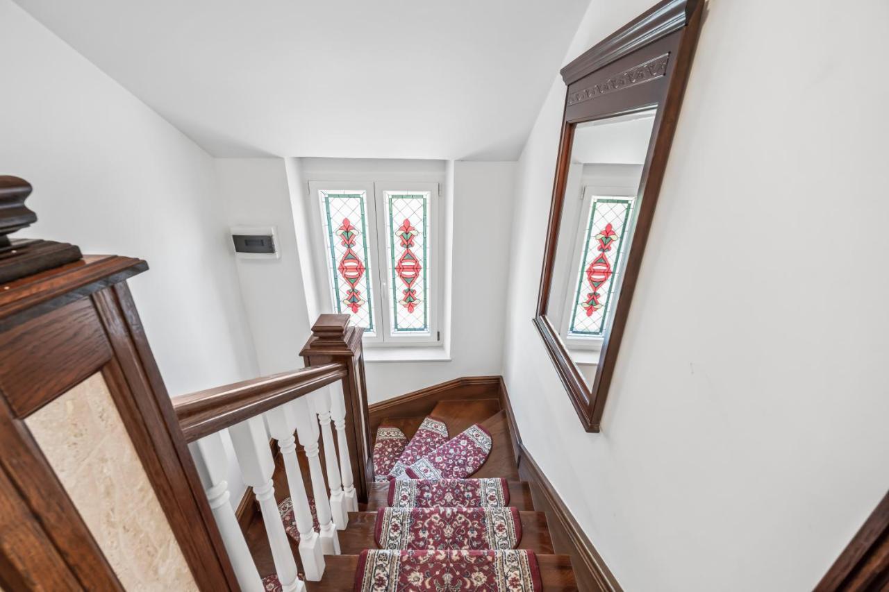 Villa Boutique Anna Varos *