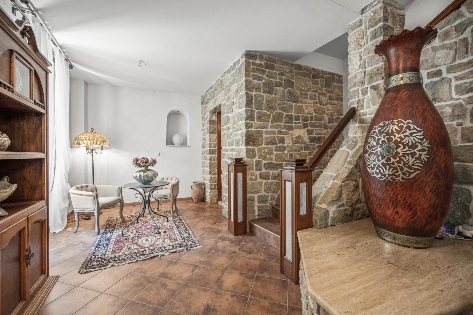 Boutique Anna Varos Villa Split